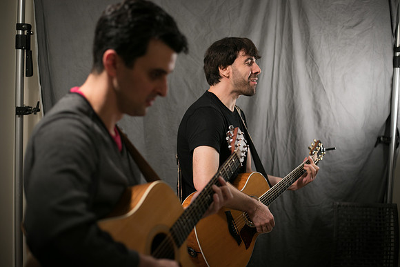 046