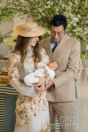 096